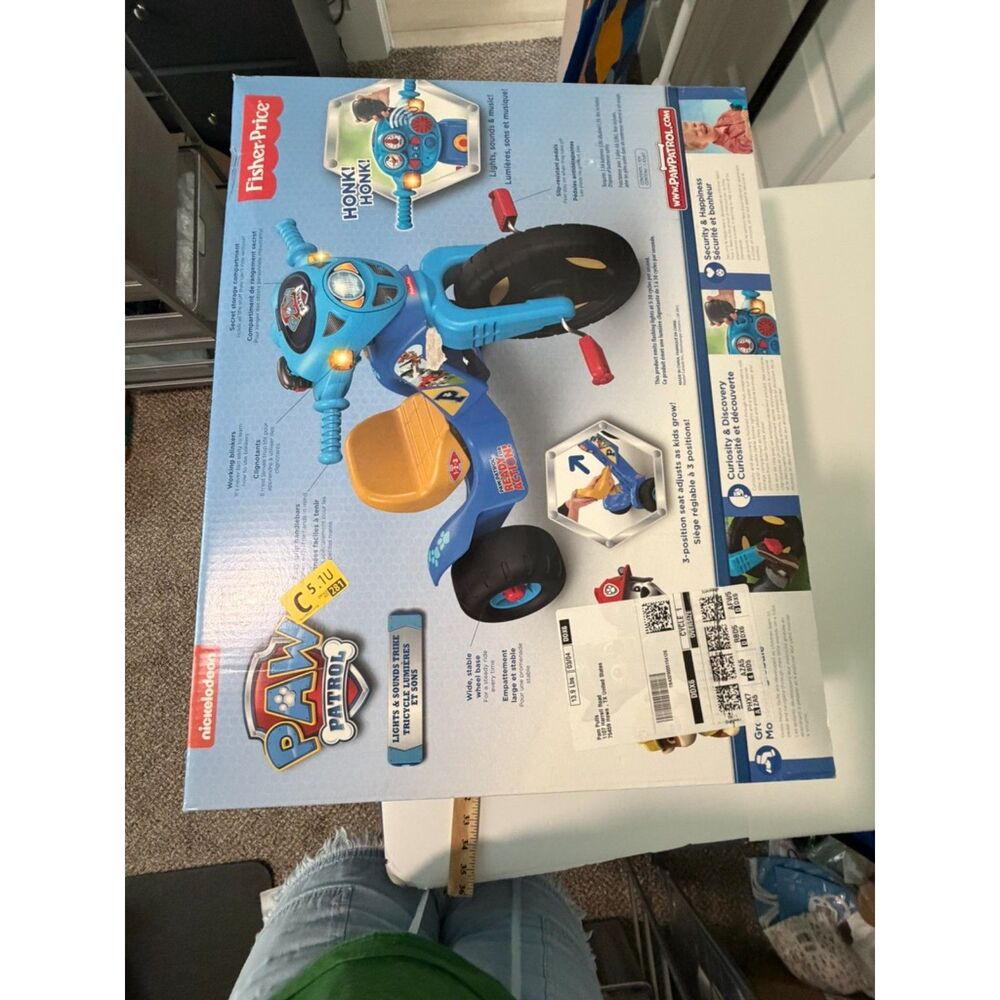 Nickelodeon Paw Patrol lights and sounds trike NIB - Picture 5 of 5